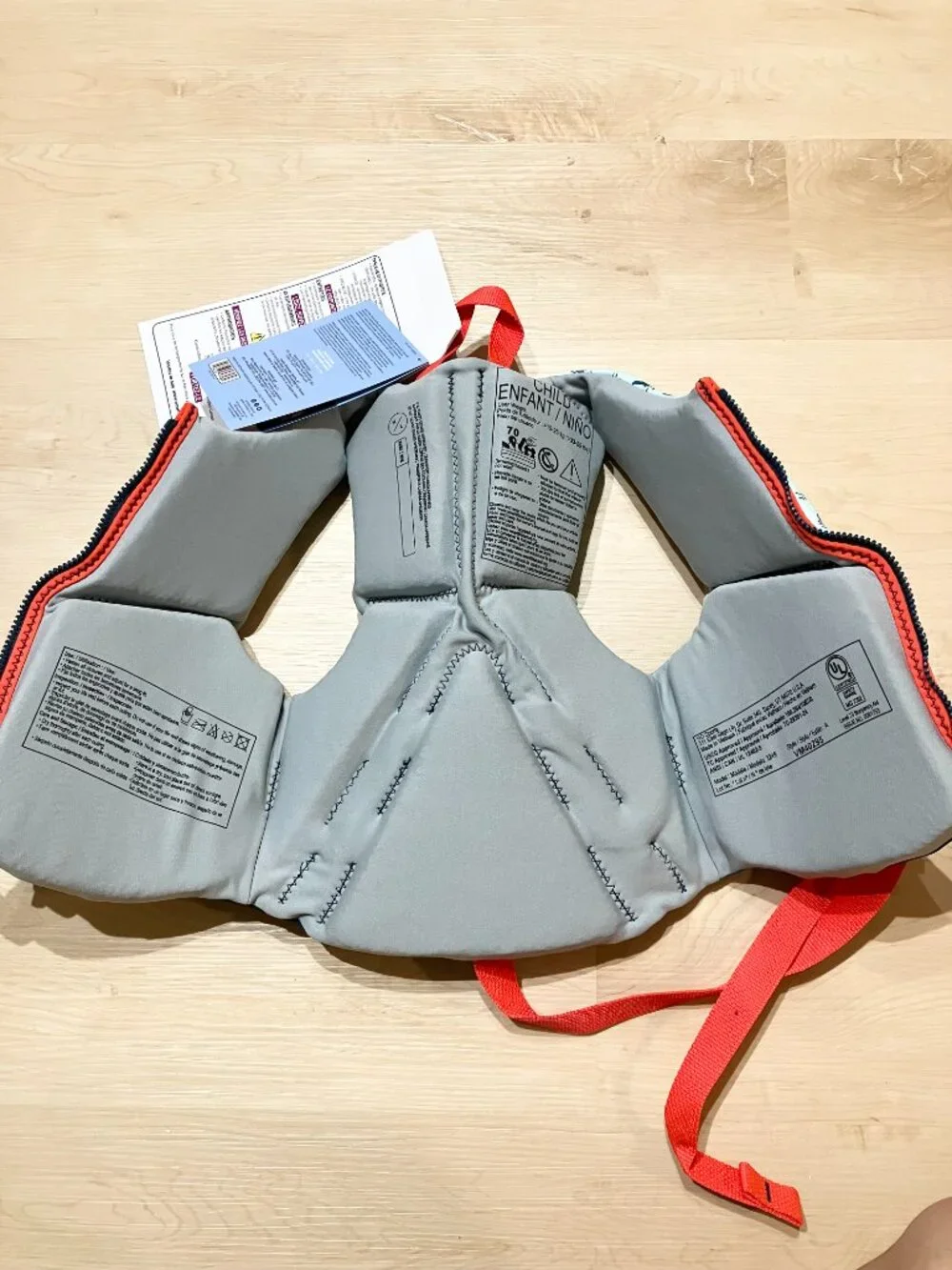 2 NWT Hyperlite Child Life Vest
